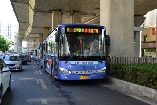 合肥市阜阳北路公交专用道及路中10座岛式站台顺